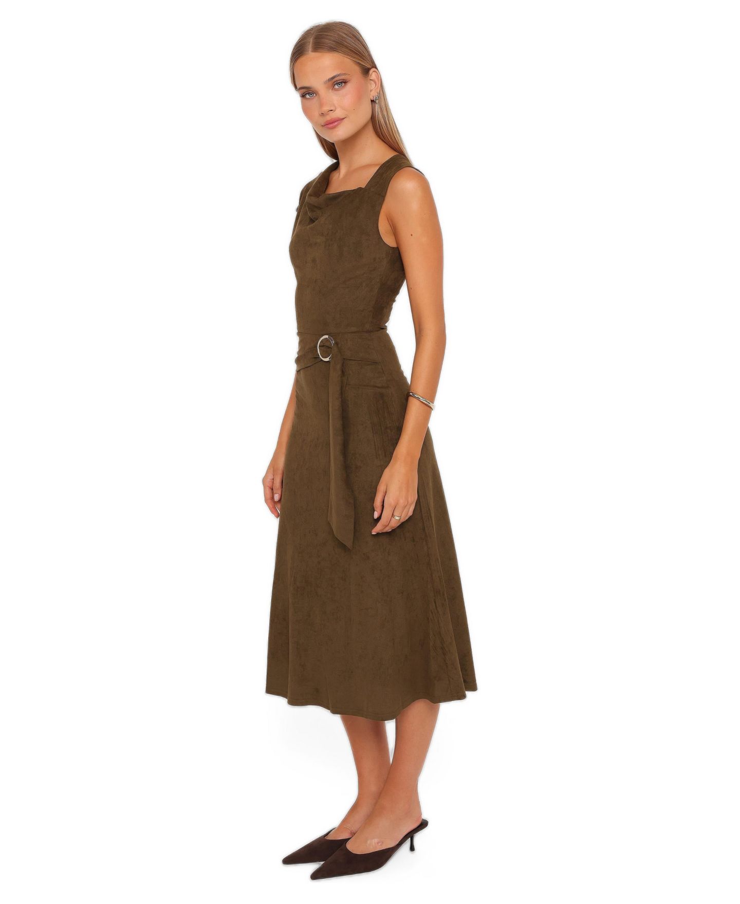 Женское платье Petal and Pup Lovlin Asymmetrical Cowl Neck Sleeveless Faux Suede Maxi, цвет: Оливковый — фото 2