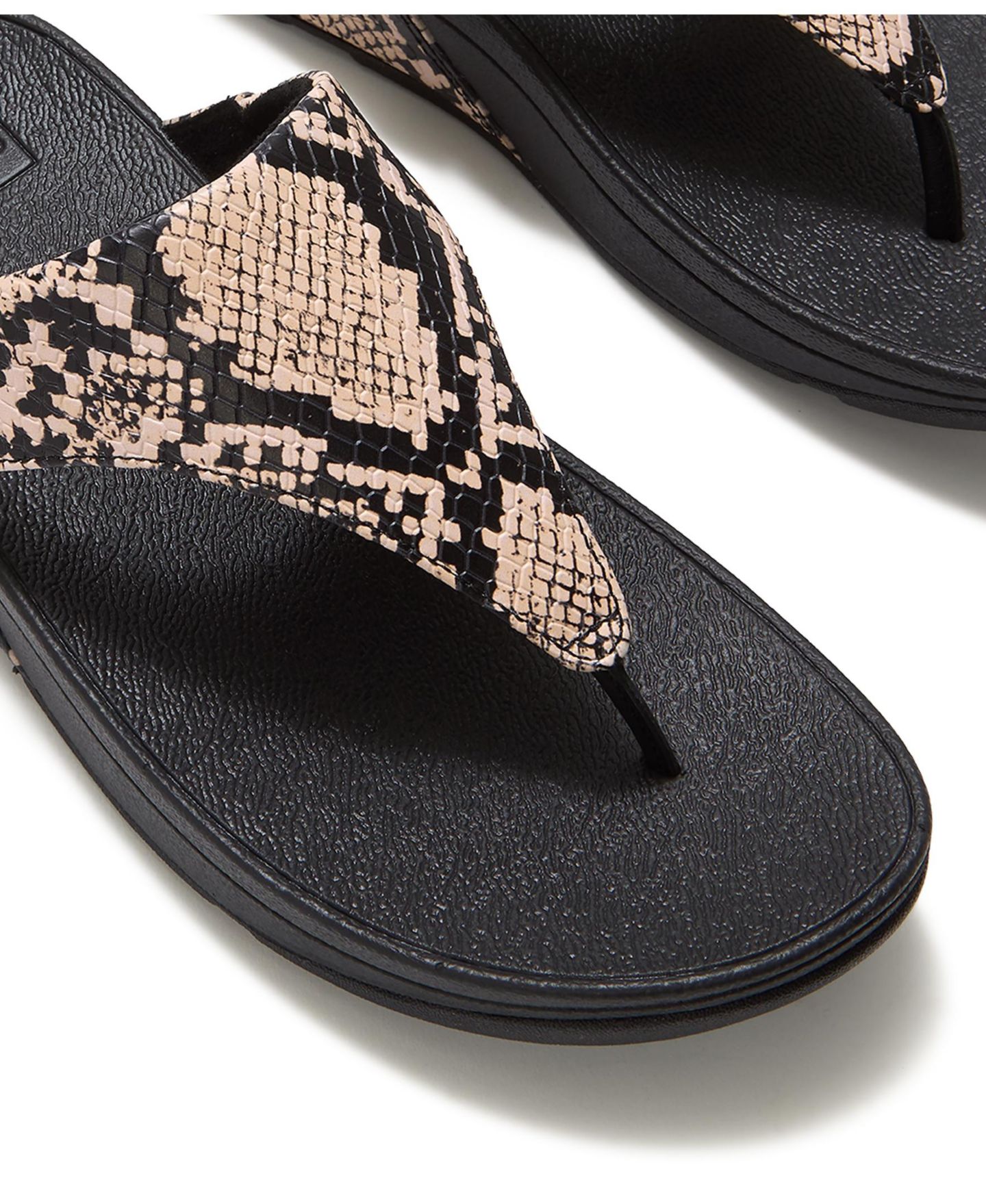 Женские сандалии FitFlop Lulu Toe-Post Wedge, цвет: Чёрный — фото 14