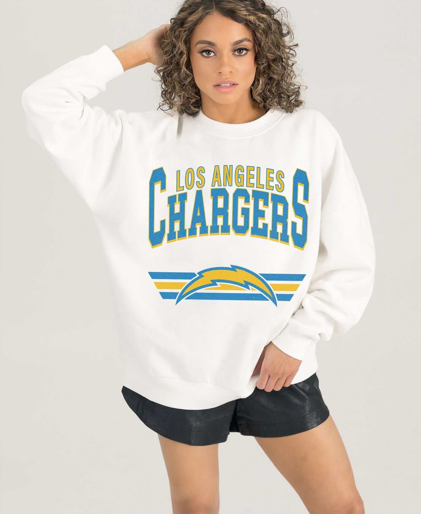 Женская толстовка Gameday Couture White Los Angeles Chargers Swift Strike Premium Oversized Fleece Pullover — фото 1