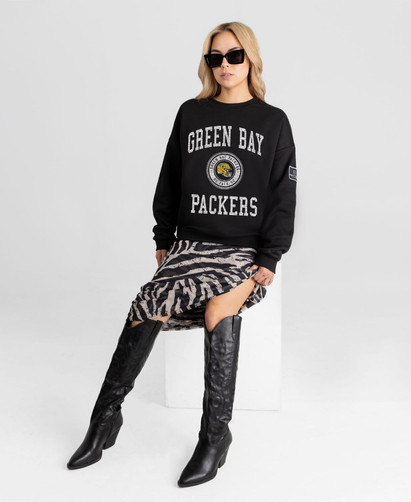 Женская толстовка Gameday Couture Black Green Bay Packers Fierce Flow Black Label Premium Drop Shoulder — фото 5