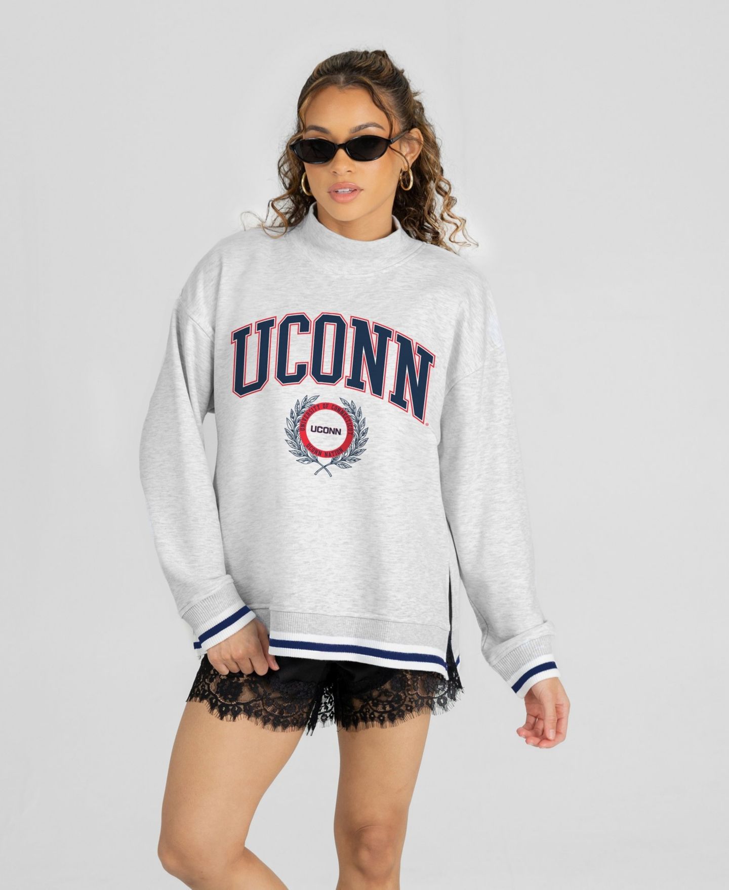 Женская толстовка Gameday Couture Ash UConn Huskies Rally Point Contrast Stripe Mock Neck — фото 1