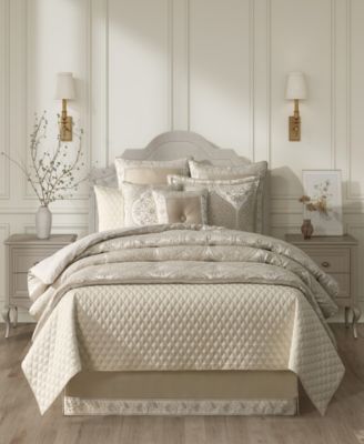 Viola Oversized 4-Piece Comforter Set, Queen