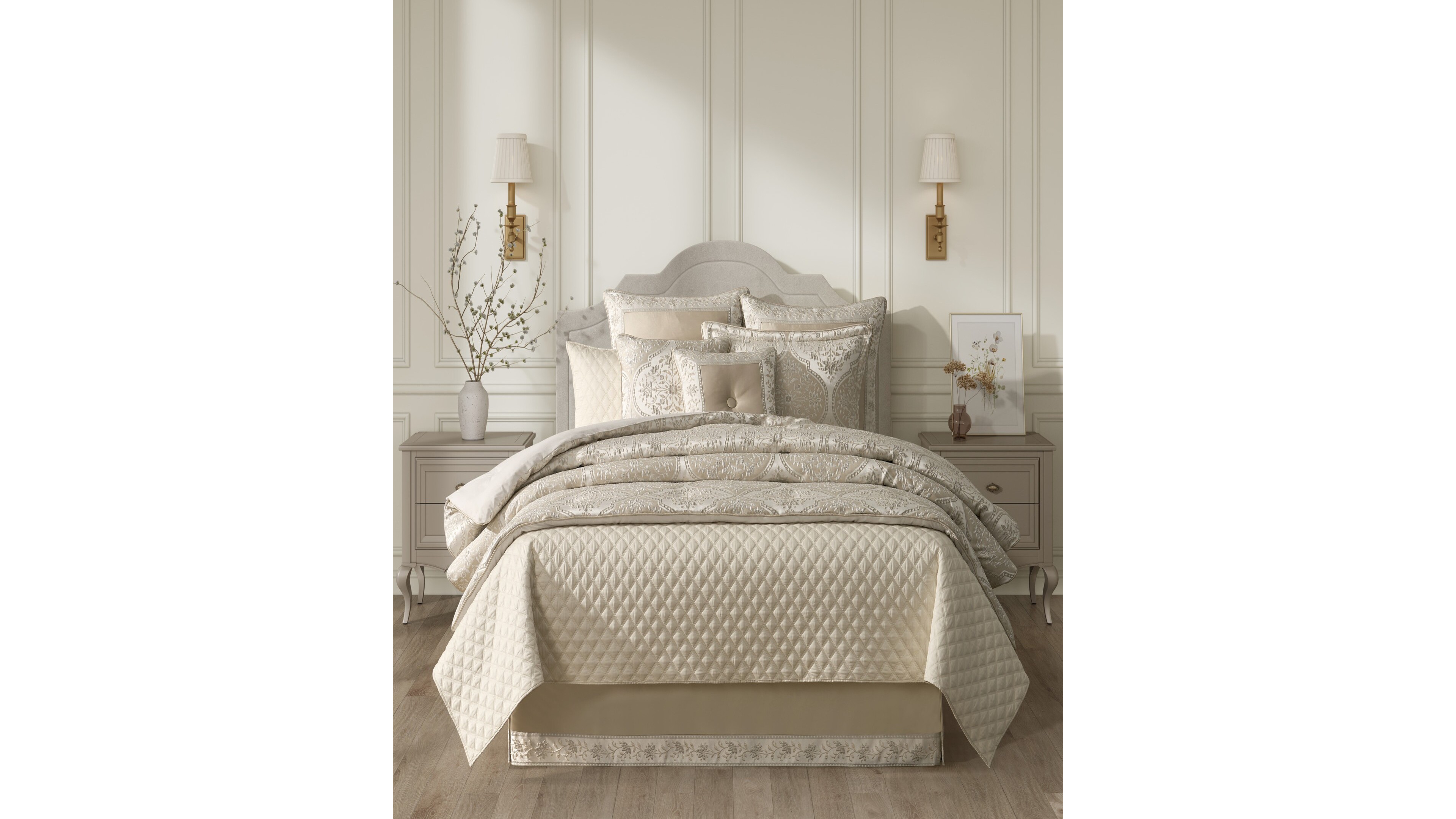 J Queen New York Viola Oversized 4-Piece Comforter Set, Queen