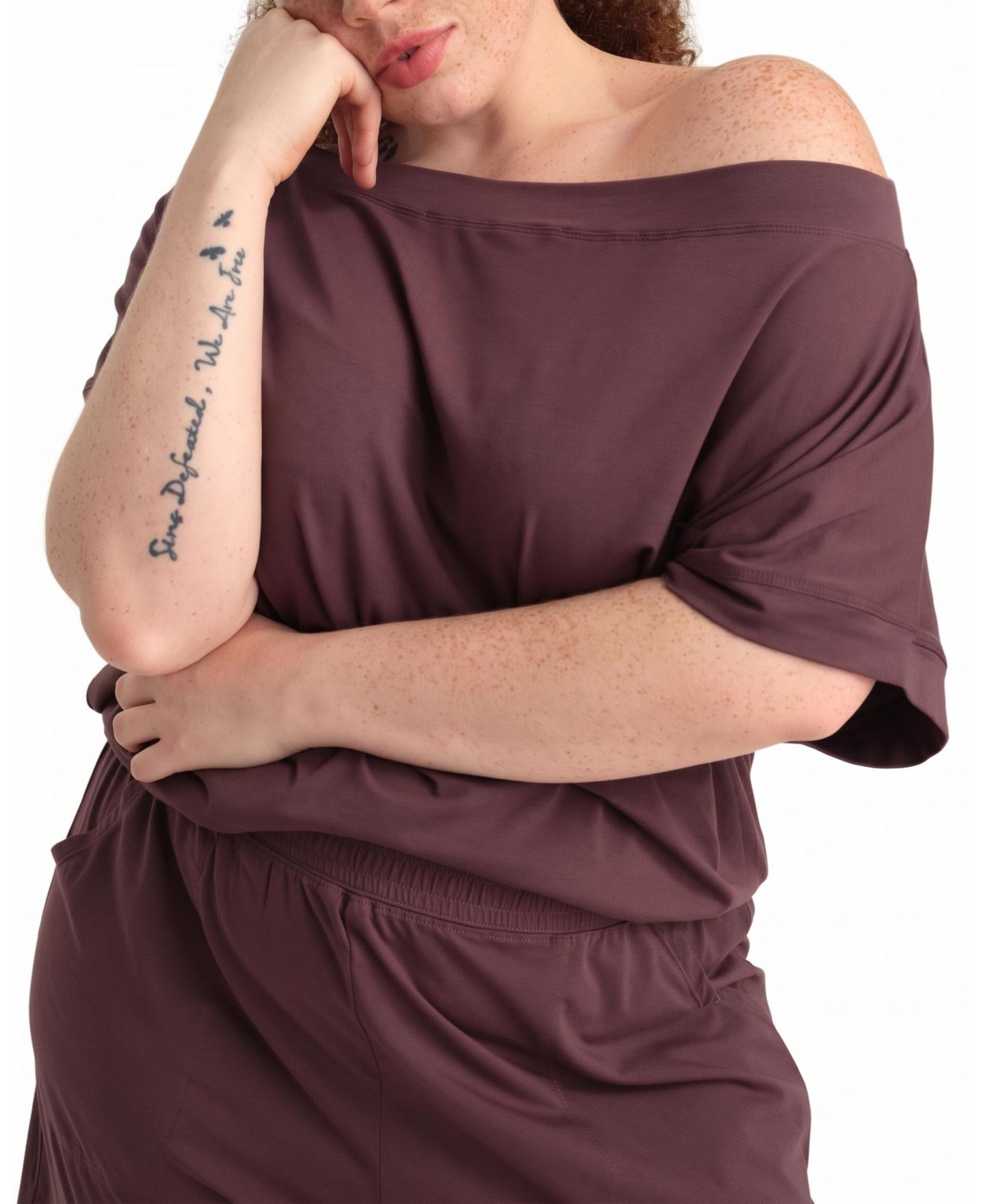 Женский топ Universal Standard Plus Size Dolci Off-the-Shoulder Relaxed-Fit Short-Sleeve, цвет: Cassis — фото 1