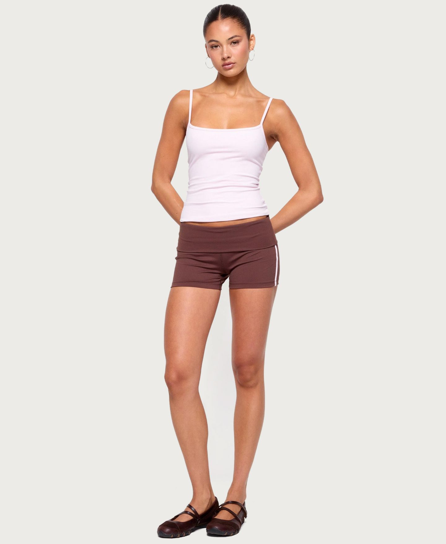 Женский топ Edikted Ambar Reversible Scoop Neck Fitted, цвет: Коричневый розовый — фото 2