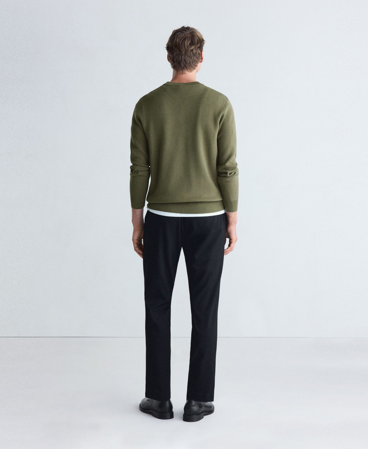 Мужской свитер Mango Luxus Slim-Fit Long-Sleeve Crewneck, цвет: Хаки — фото 6