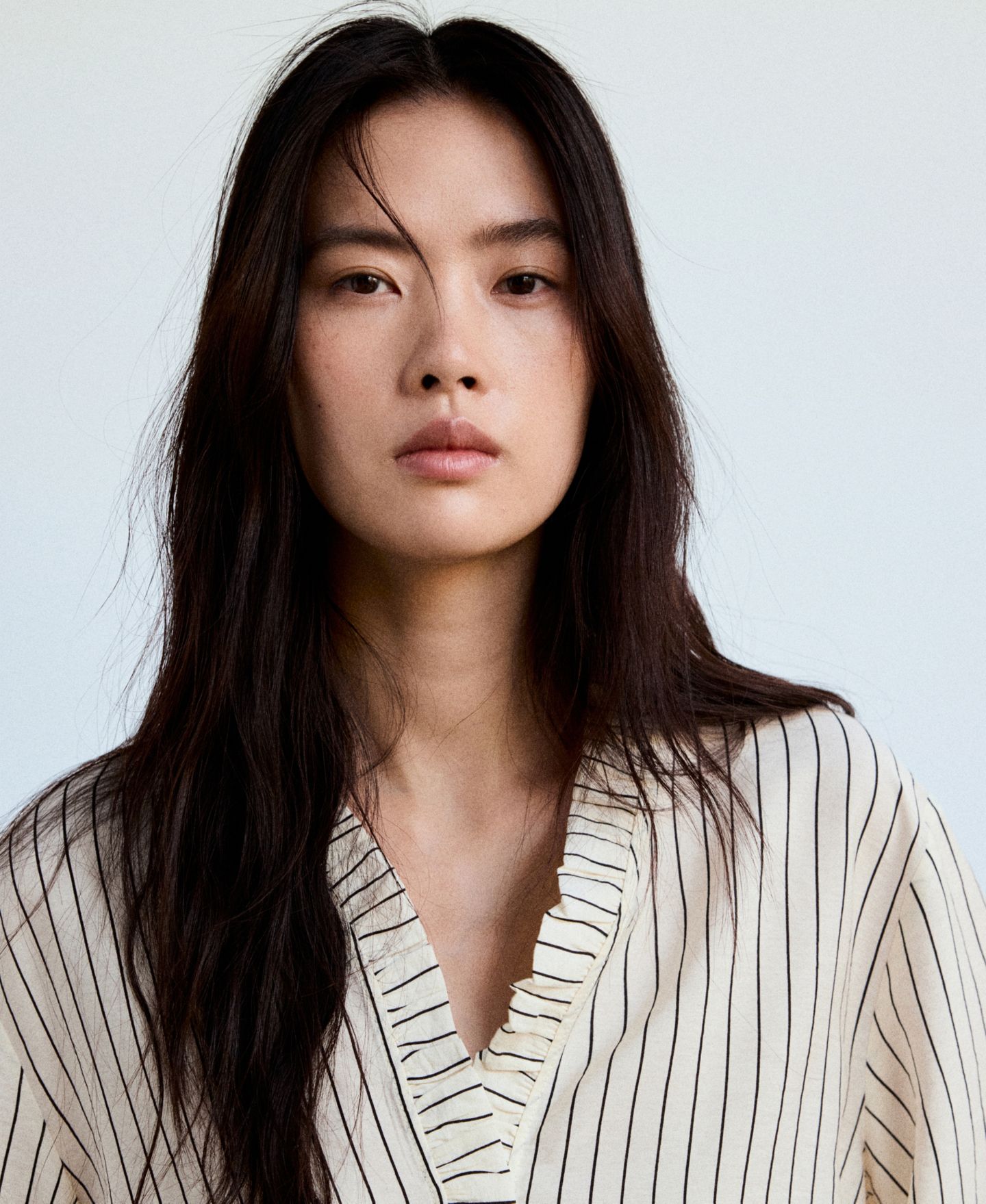 Женская блузка Mango Striped Ruffle-Detail V-Neck Long-Sleeve, цвет: Экрю — фото 4