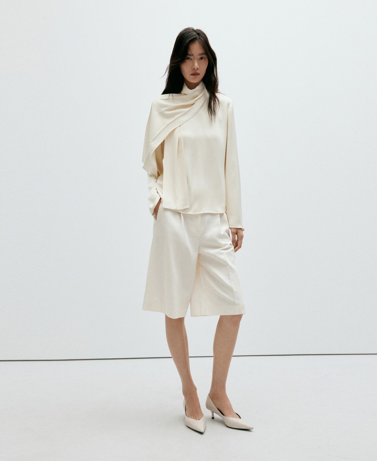 Женская блузка Mango Long-Sleeve Turtleneck Scarf-Detail, цвет: Экрю — фото 2