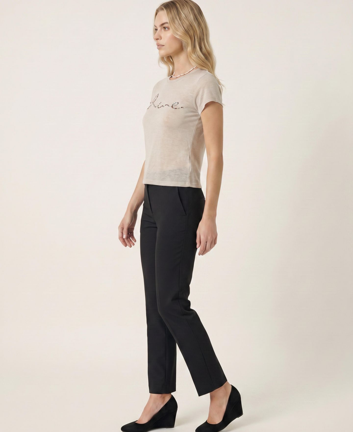 Женская футболка Modenaire Beaded Crewneck Short-Sleeve, цвет: Серый — фото 3