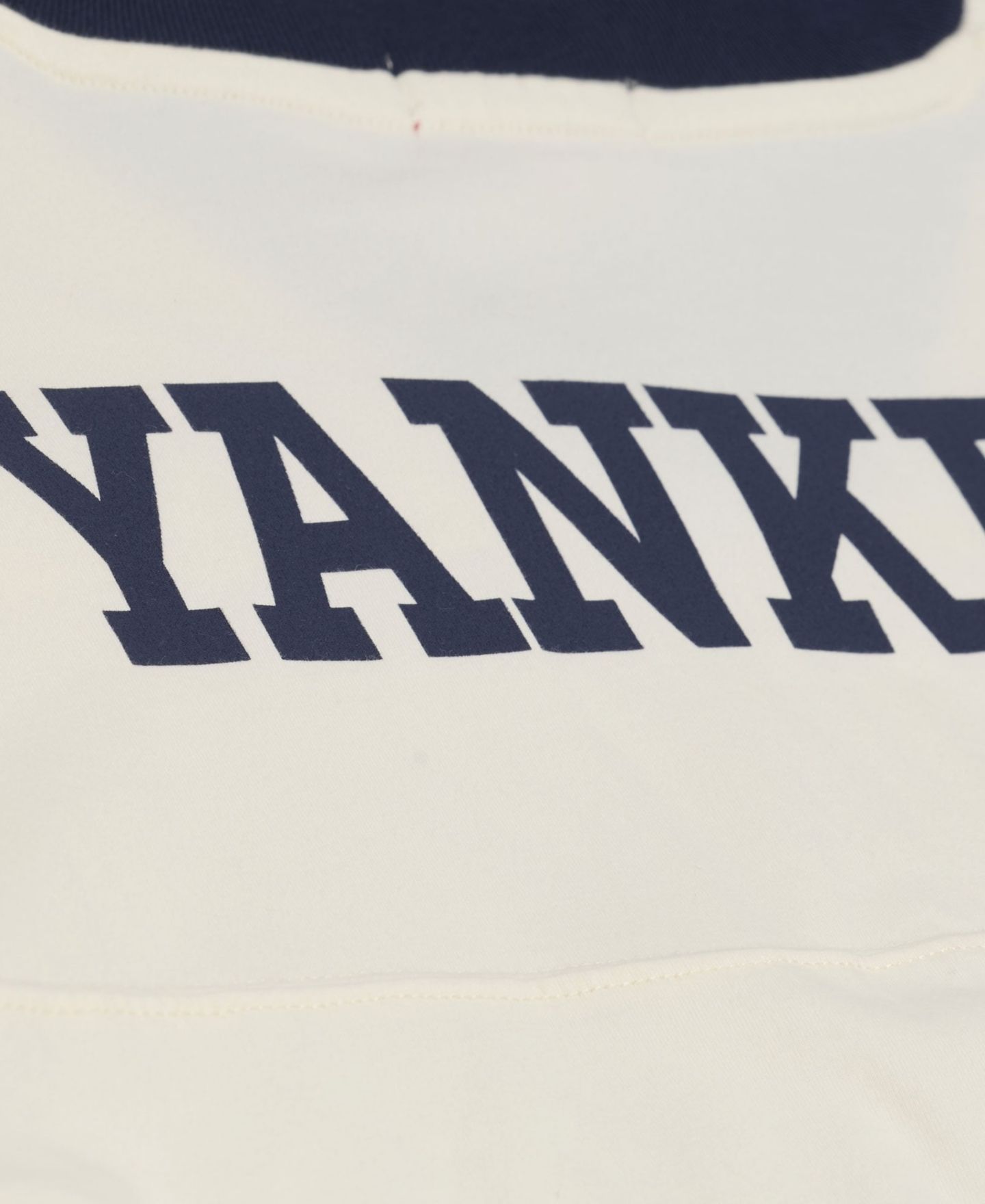 Женская футболка Mitchell & Ness Cream New York Yankees Cooperstown Collection Retro Roots Crop Boxy Yoke — фото 7