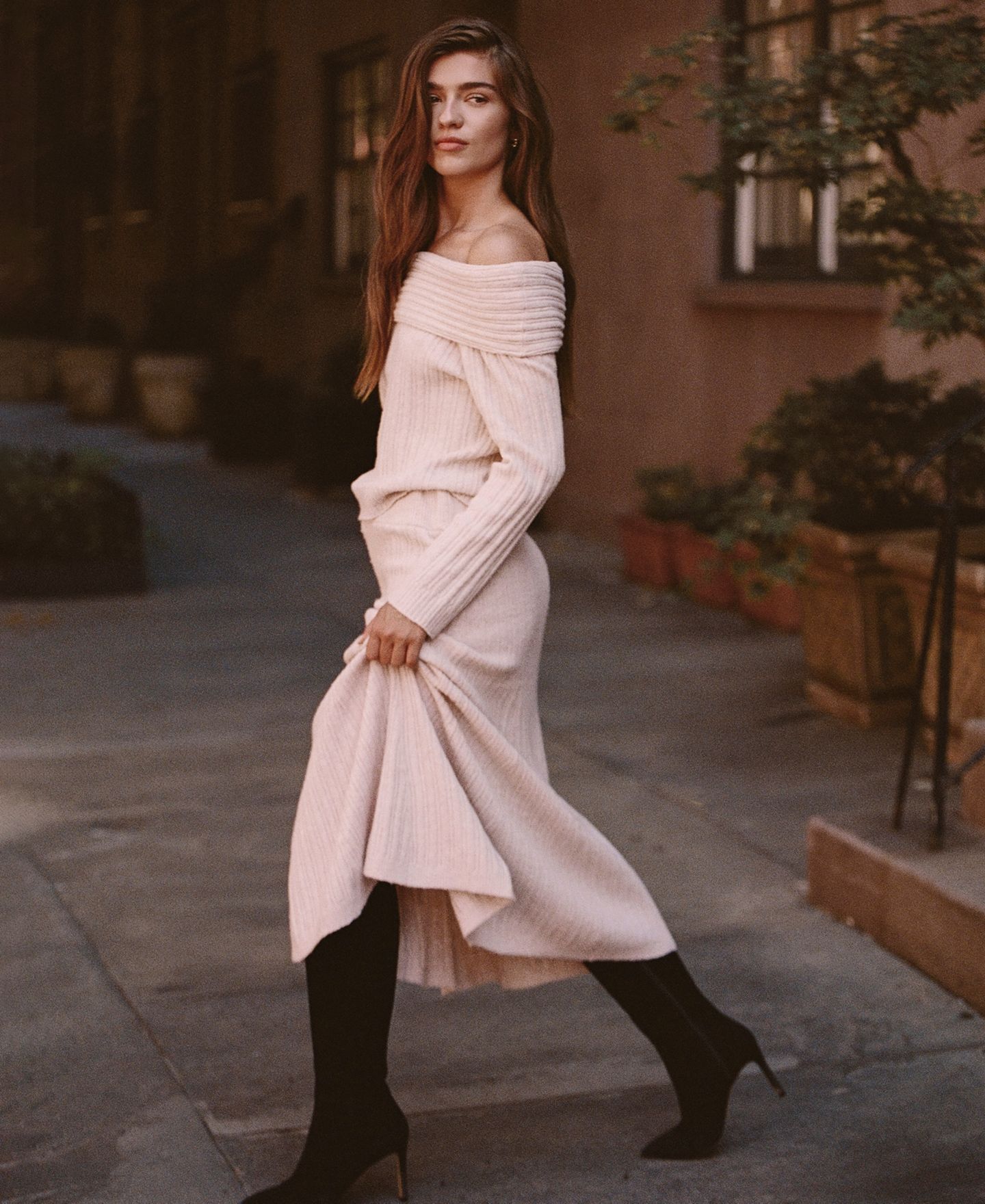Женская юбка French Connection Lucien High-Waisted Ribbed-Knit A-Line Midi, цвет: Овсяный — фото 2
