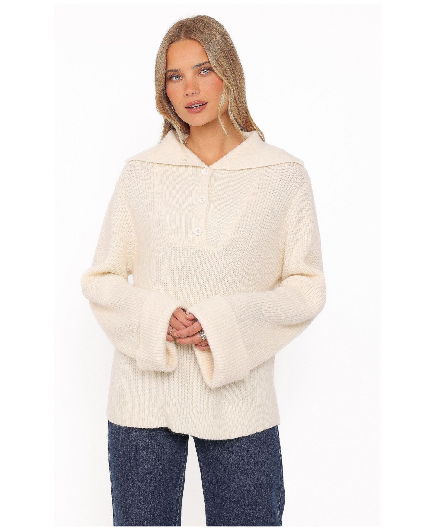 Женский свитер Petal and Pup Chadley Quarter Button Collared Long-Flared-Sleeve, цвет: Кремовый — фото 1