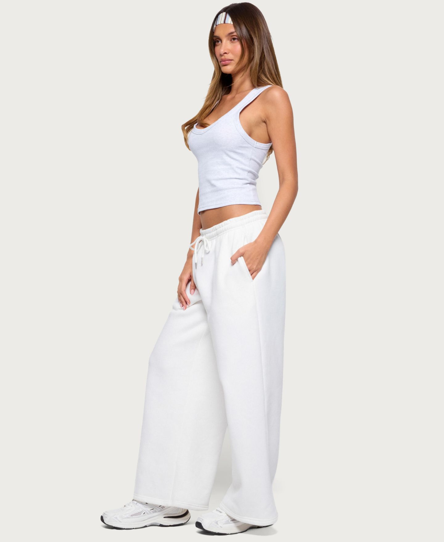 Женский топ Edikted Janele Ribbed Scoop Neck, цвет: Светлый серый меланжевый — фото 5