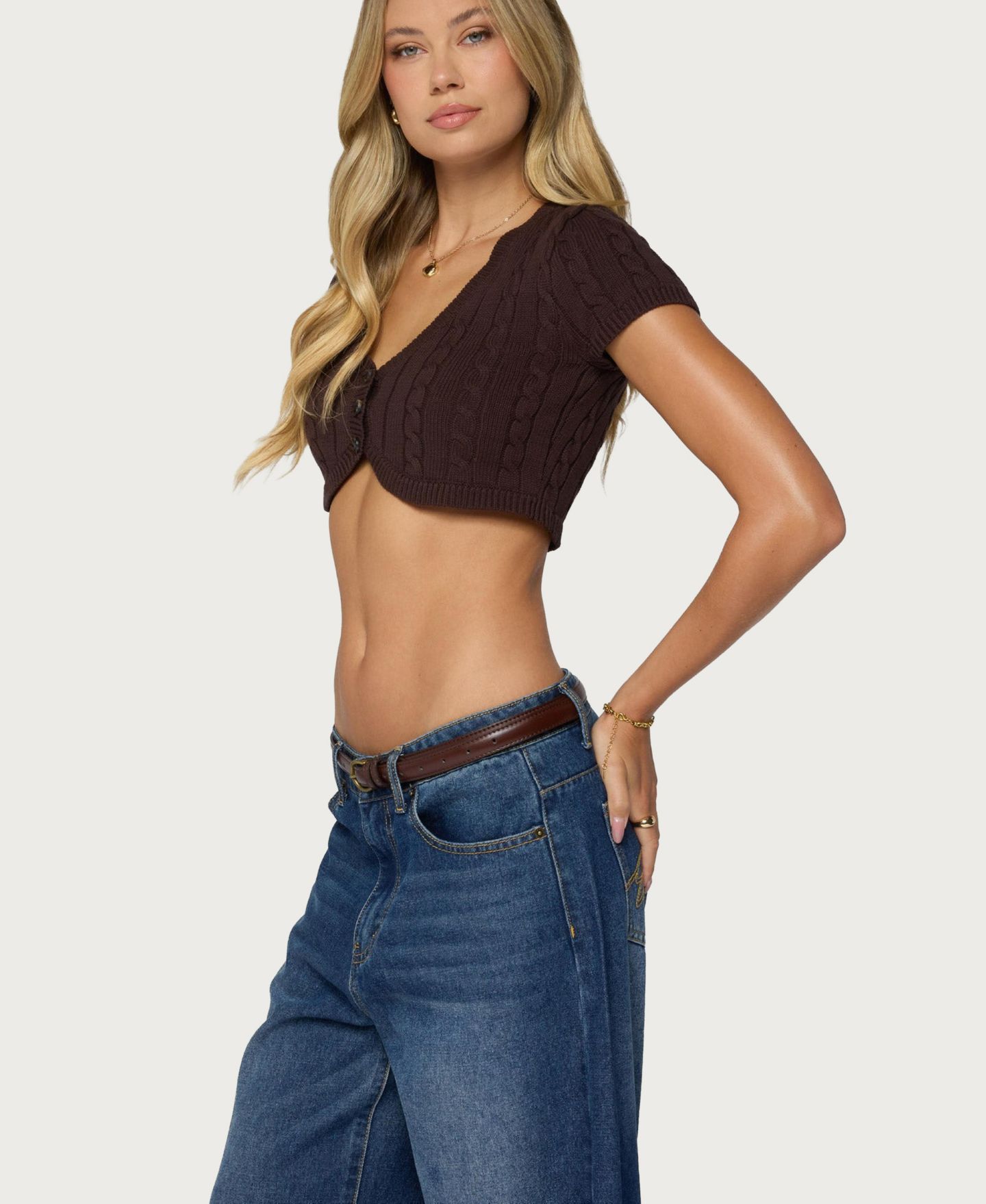 Женский топ Edikted Zila Cable Knit Cropped, цвет: Коричневый — фото 3
