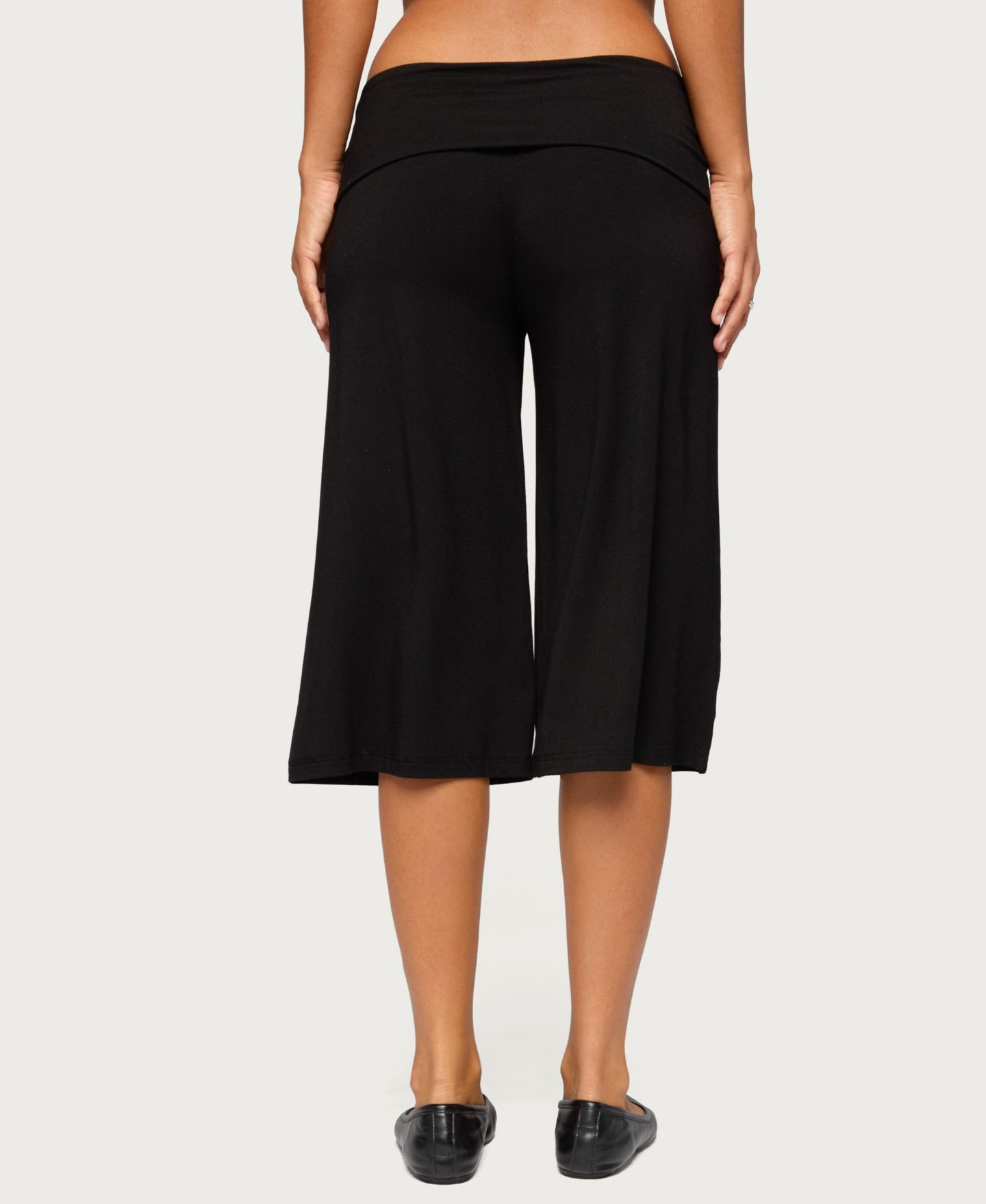 Женские брюки Edikted Shirly Wide-Leg Foldover Waistband Capri, цвет: Чёрный — фото 3