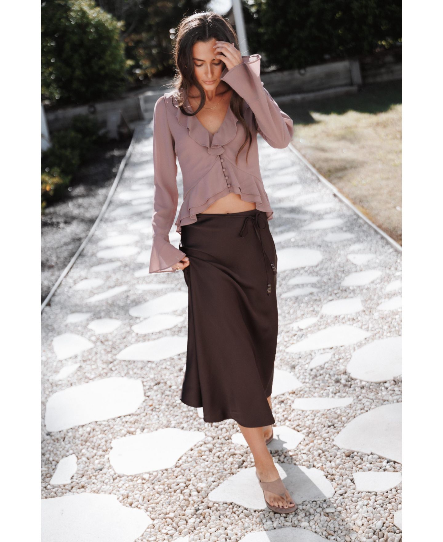 Женская блузка Petal & Pup Vilma Long-Sleeve Ruffle V-Neck, цвет: Розовато-лиловый — фото 6