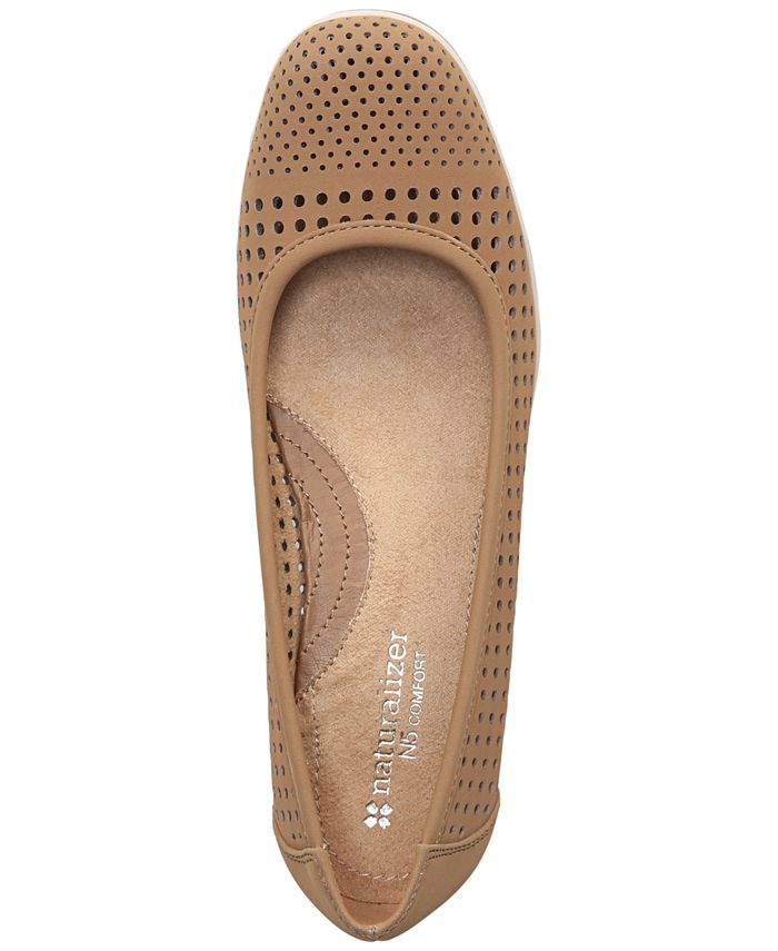Naturalizer becky shop