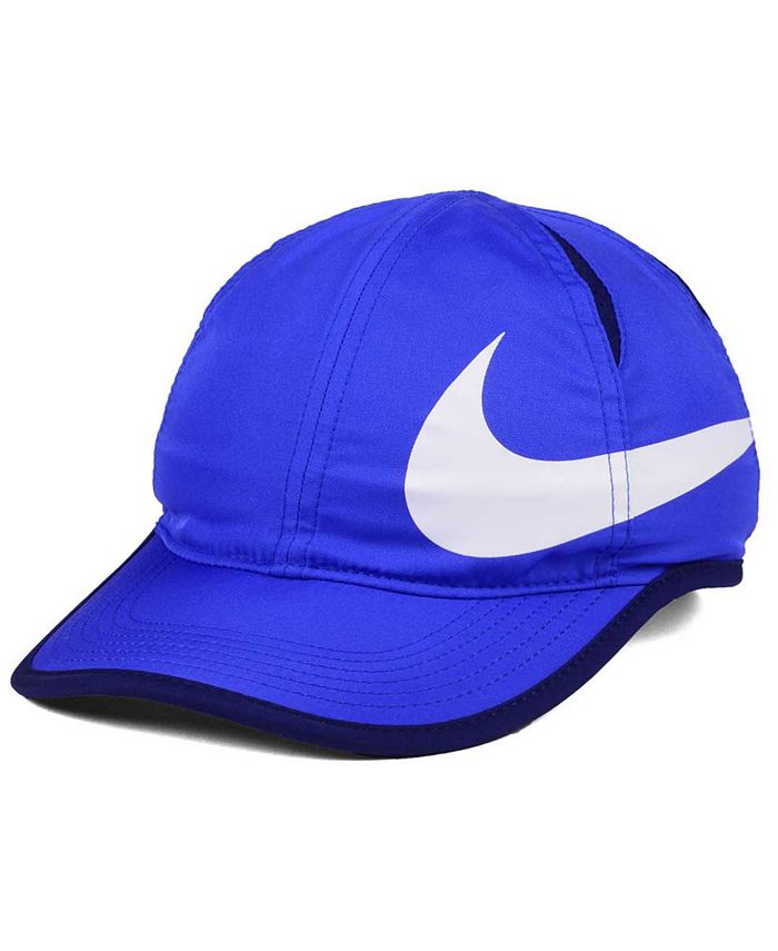 Nike featherlight 2025 swoosh cap