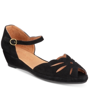 Gentle Souls By Kenneth Cole Women's Lily Moon Sandals Women's Shoes In Black