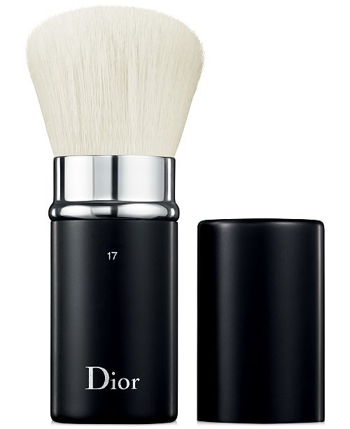Dior Backstage Retractable Kabuki Brush N°17 & Reviews Makeup