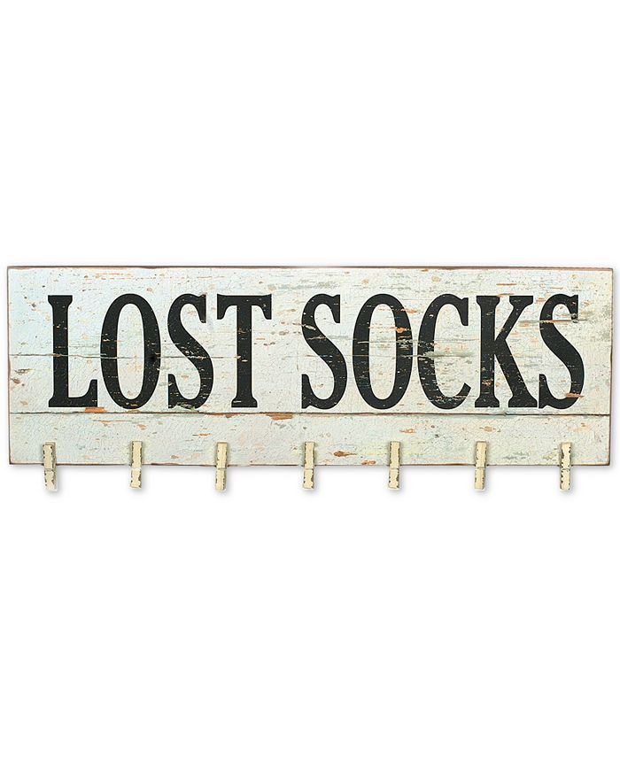 3R Studio - ''Lost Socks'' Wall D&eacute;cor with Clothespins