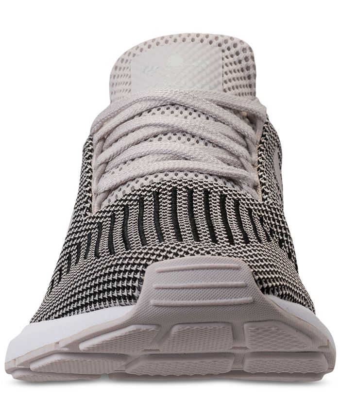 men's swift run casual sneakers