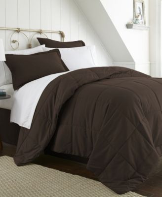 A Beautiful Bedroom Lightweight Comforter Sets
