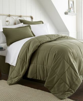 A Beautiful Bedroom Lightweight Comforter Sets