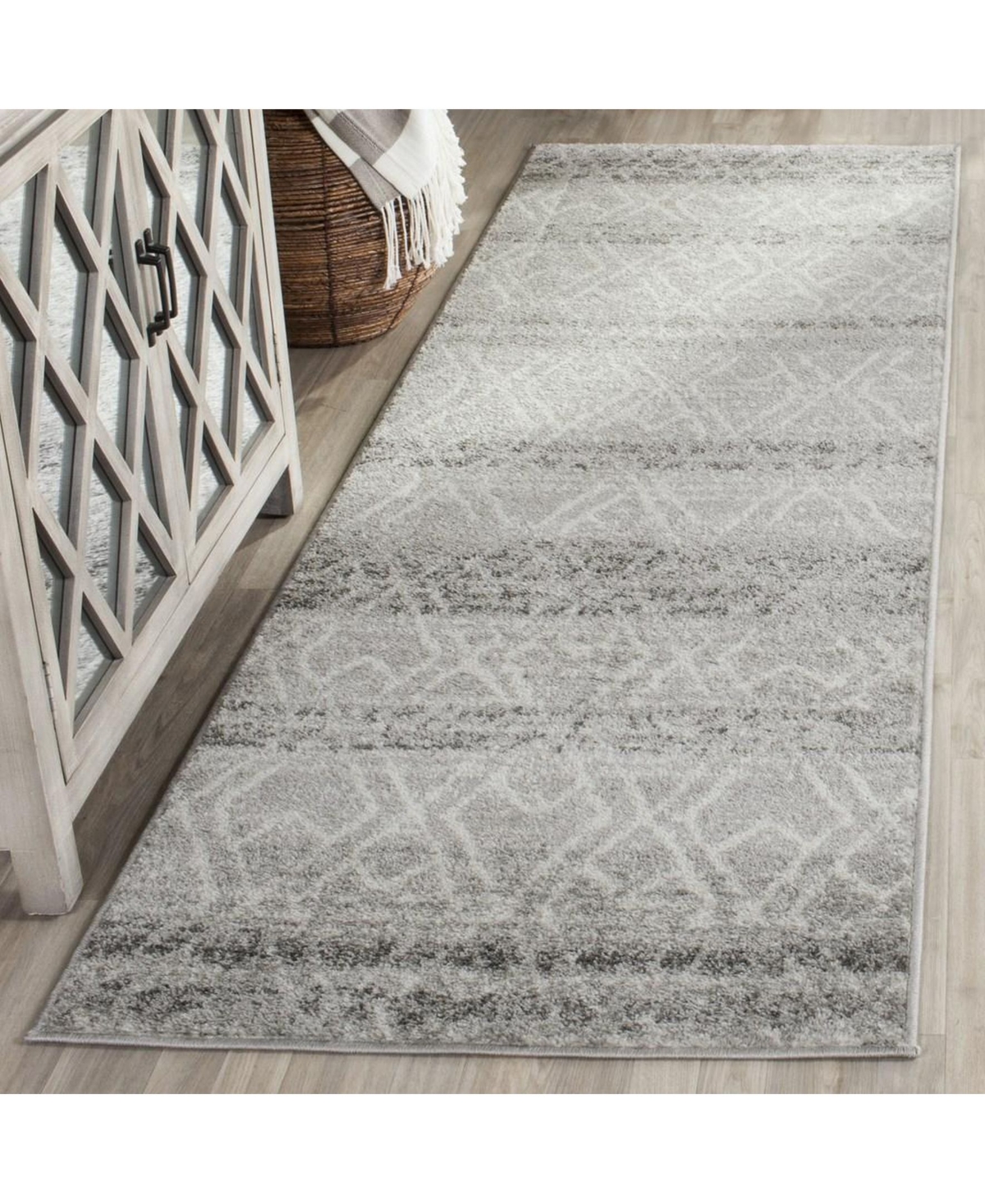 Safavieh Adirondack 124and Ivory Area Rug - Silver