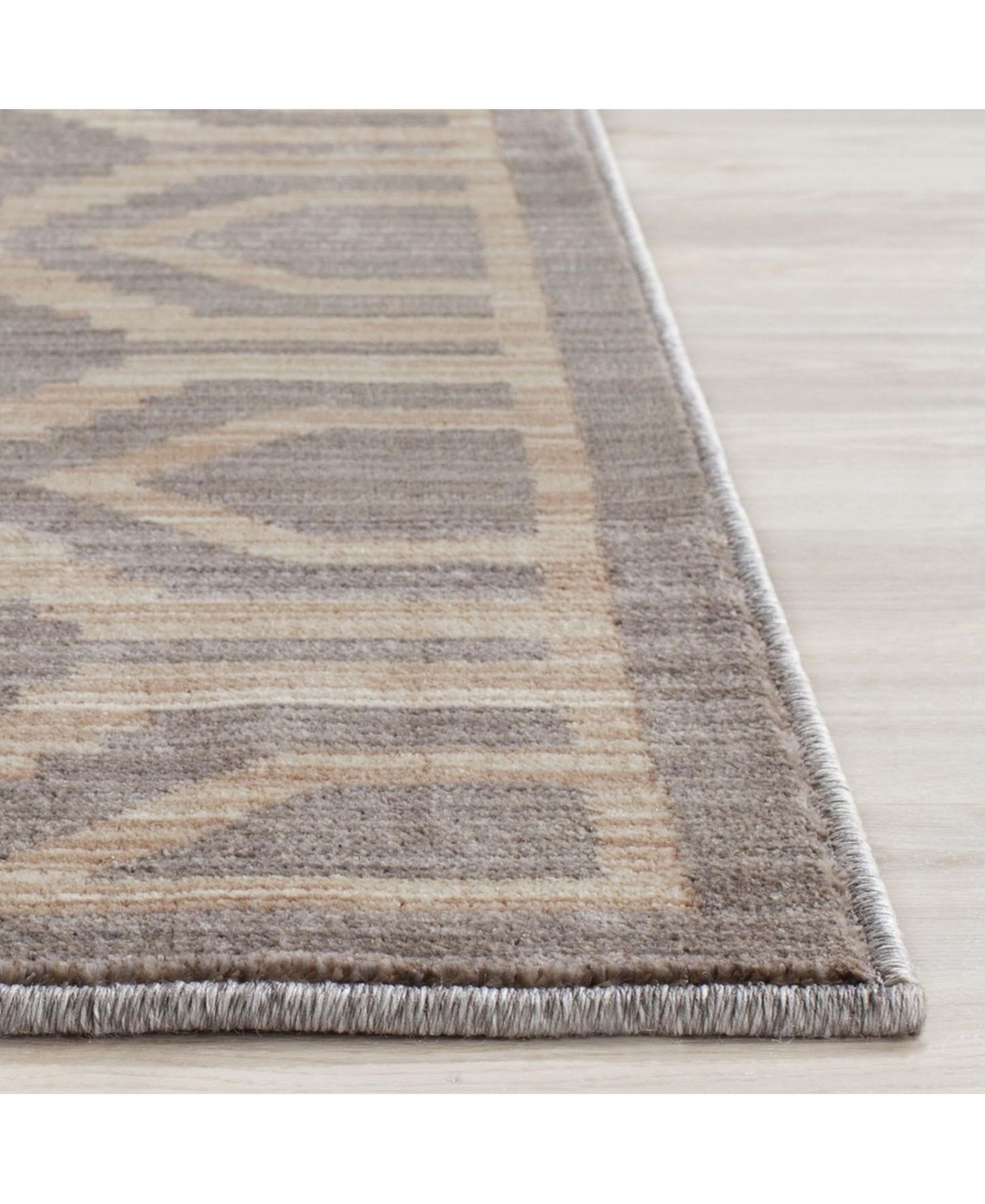 Safavieh Infinity INF589 Gray and Beige 5'1