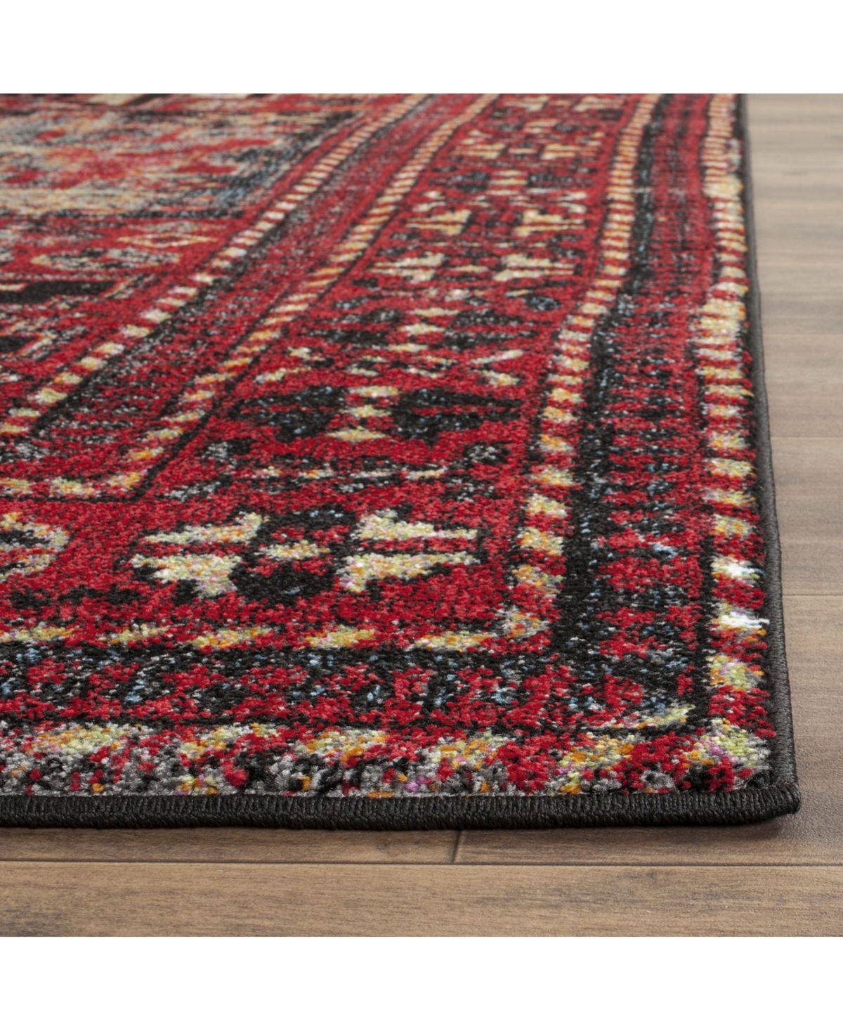 Safavieh Vintage Hamadan VTH213 Red and Multi 5'3" x 7'6" Area Rug