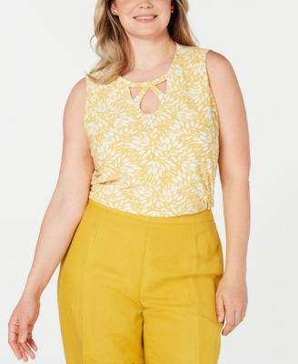Kasper - Plus Size Keyhole Printed Top