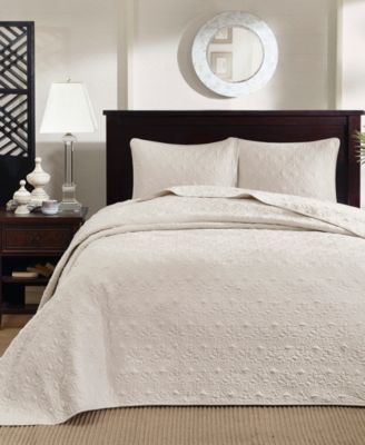 cream quilt bedding