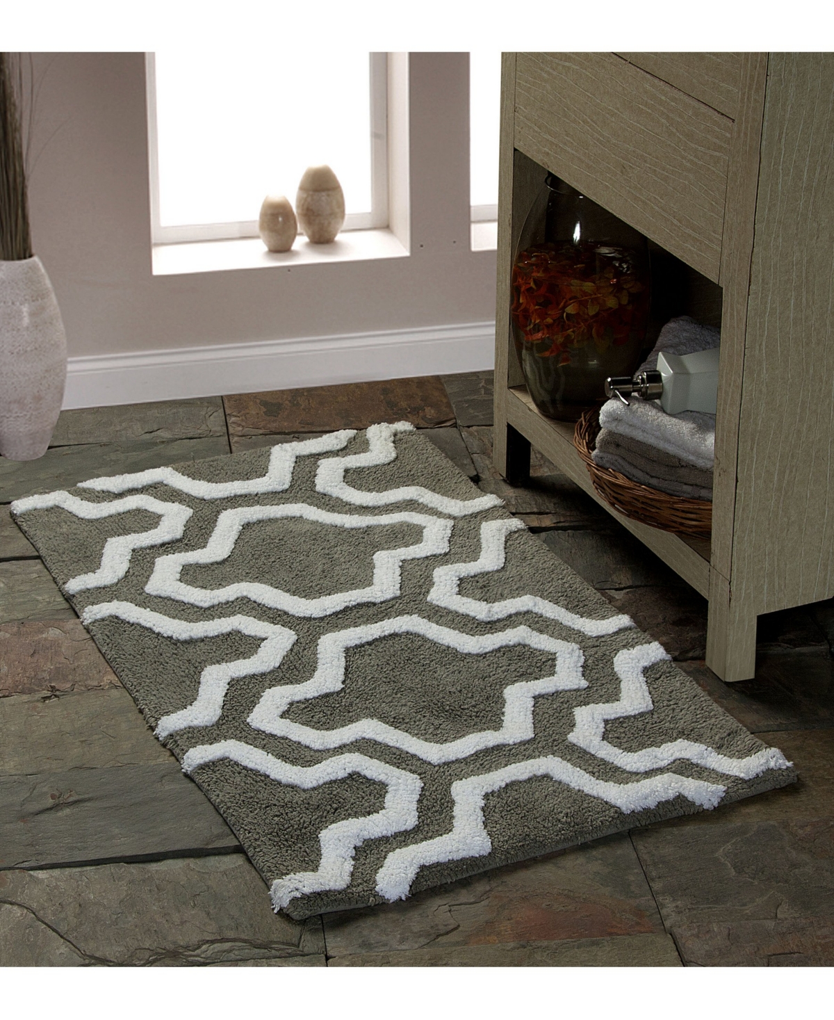 Saffron Fabs Quatrefoil 24' x 17