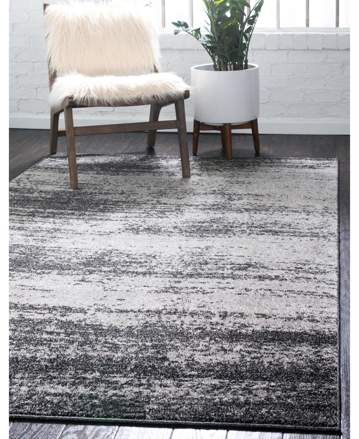 Bayshore Home Lyon Lyo3 5' x 8' Area Rug