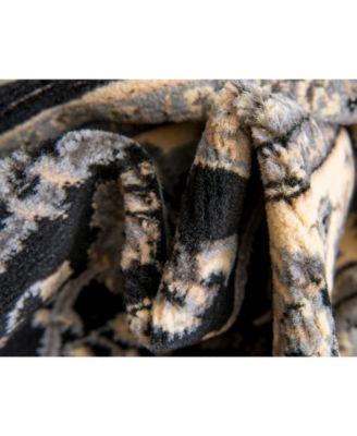 Sialk Hill SH1 5' x 8' Area Rug