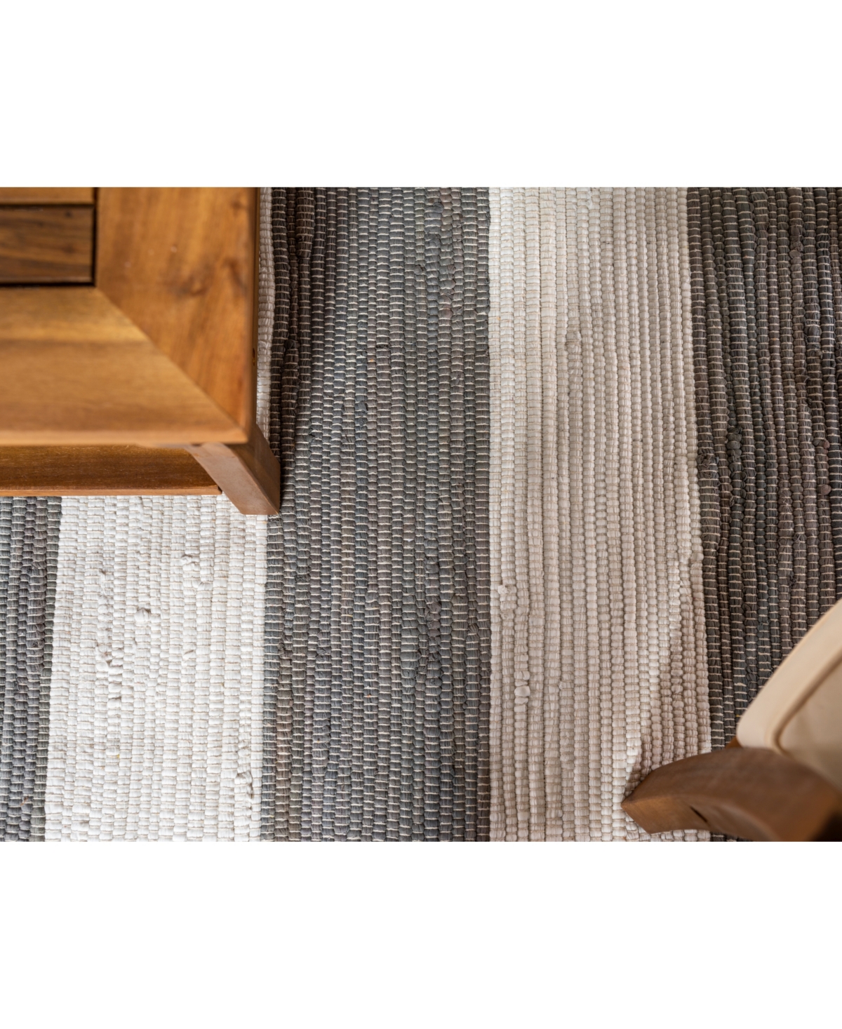 Bayshore Home Jari Jar5 Area Rug