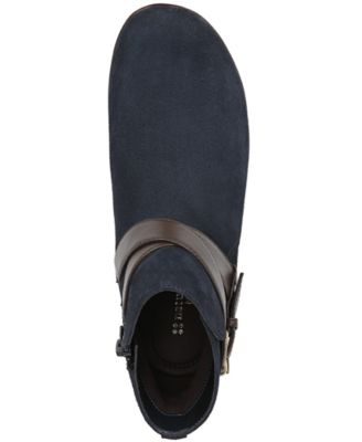 naturalizer cassandra booties