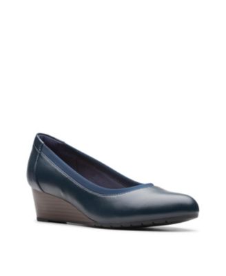 clarks blue pumps