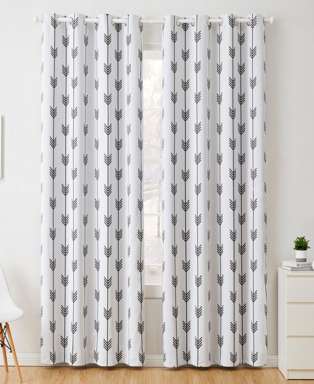 Hlc.me Arrow Printed Privacy Blackout Energy Efficient Room Darkening Thermal Grommet Window Curtain Drape Panels for Bedroom