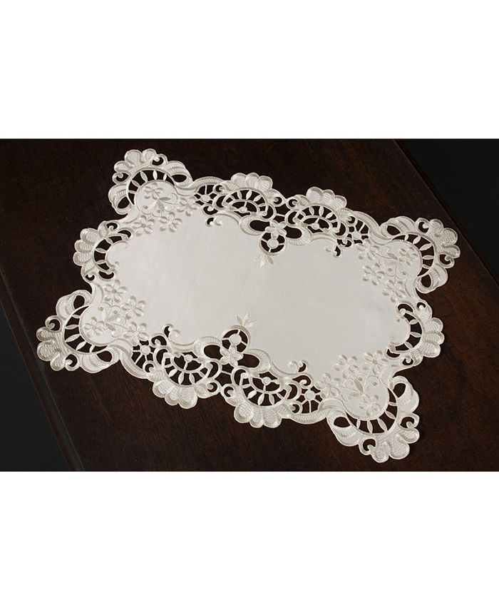 Xia Home Fashions Scalloped Lace Embroidered Cutwork Placemats, 13" x