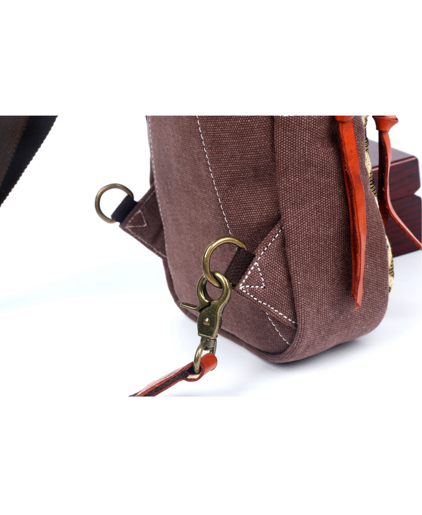 Женская сумка TSD BRAND Four Season Canvas Sling, цвет: Кофейный — фото 8