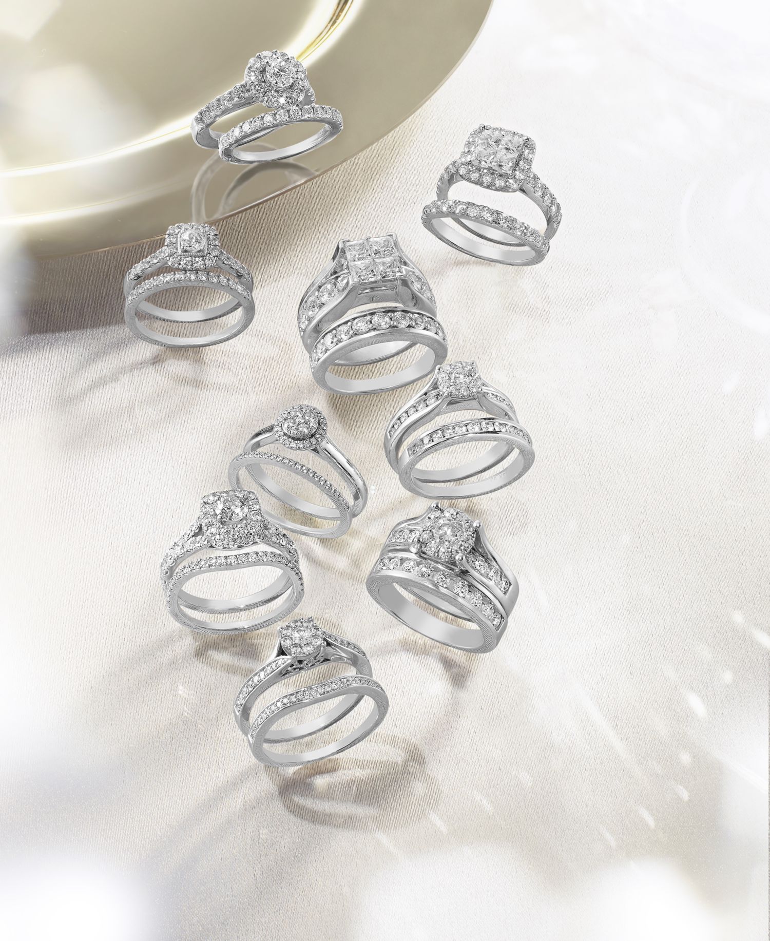 Diamond Halo Emerald Bridal Set (2. ct. t.w.) in 14k White, Yellow or Rose Gold