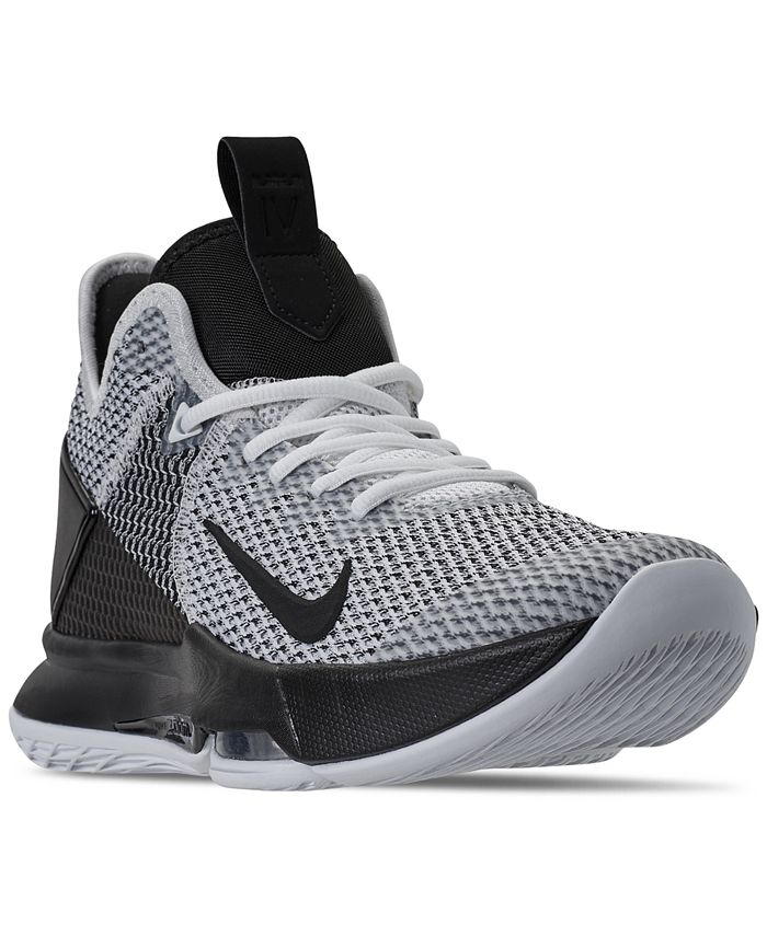 nike witness iv
