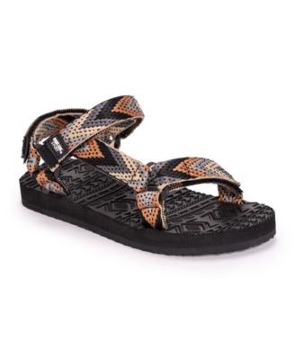muk luks sandals