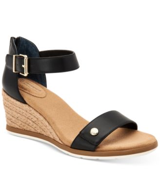 clearance heels under $10