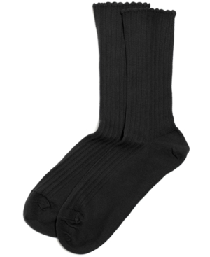 Hue Women's Scallopped Pointelle Socks