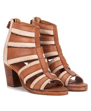Vintage foundry sandals sales