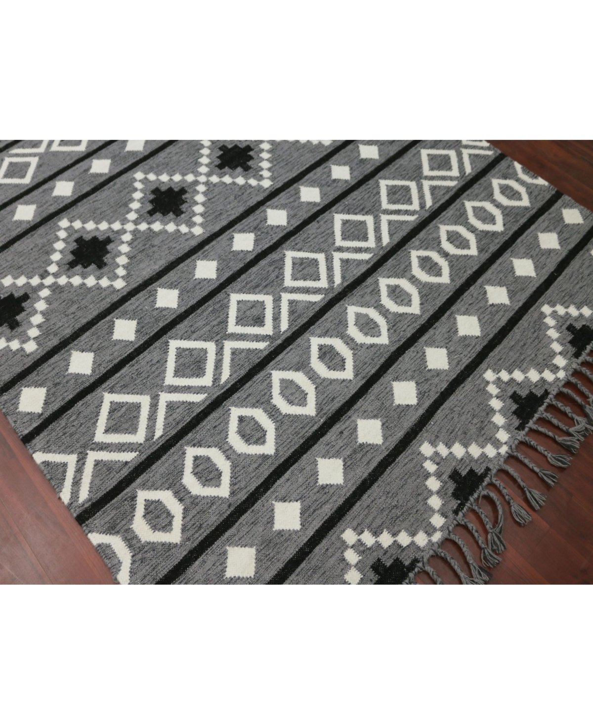 Amer Rugs Artifacts Ari-1Area Rug - Gray