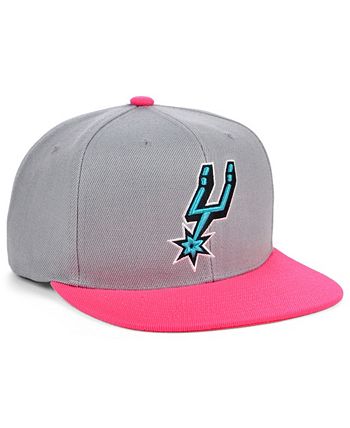 Mitchell & Ness San Antonio Spurs Paintbrush Adjustable Snapback Hat – Tim Duncan Era, Teal, NBA Licensed